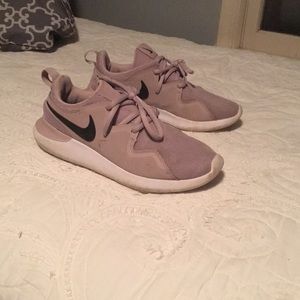 Women’s Nike shoes